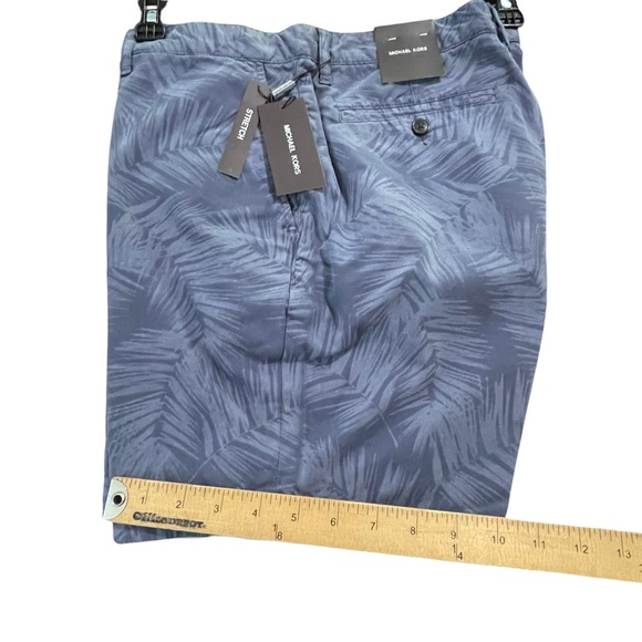 Michael Kors casual shorts size 34 - Picture 3 of 13